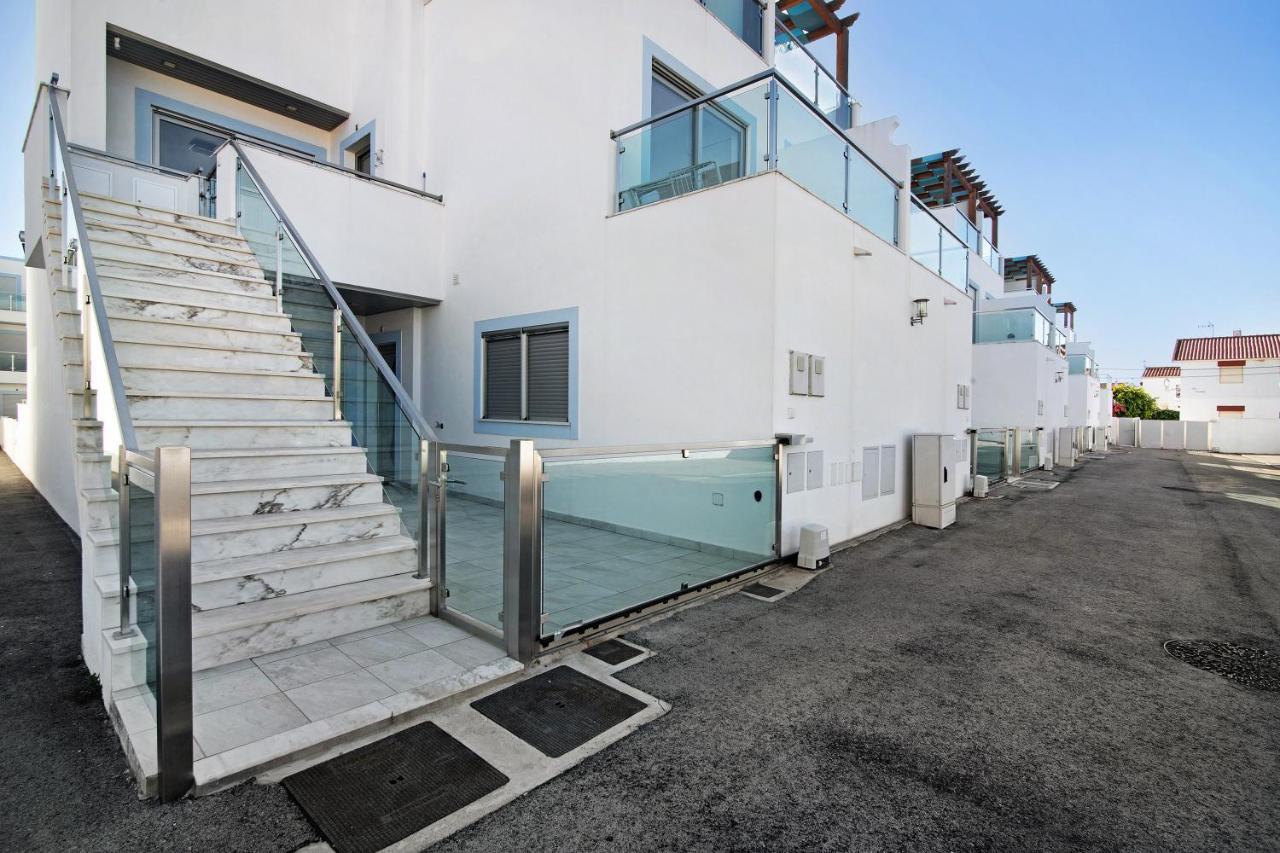 Numar Residence Villa Z マンタ・ロータ エクステリア 写真