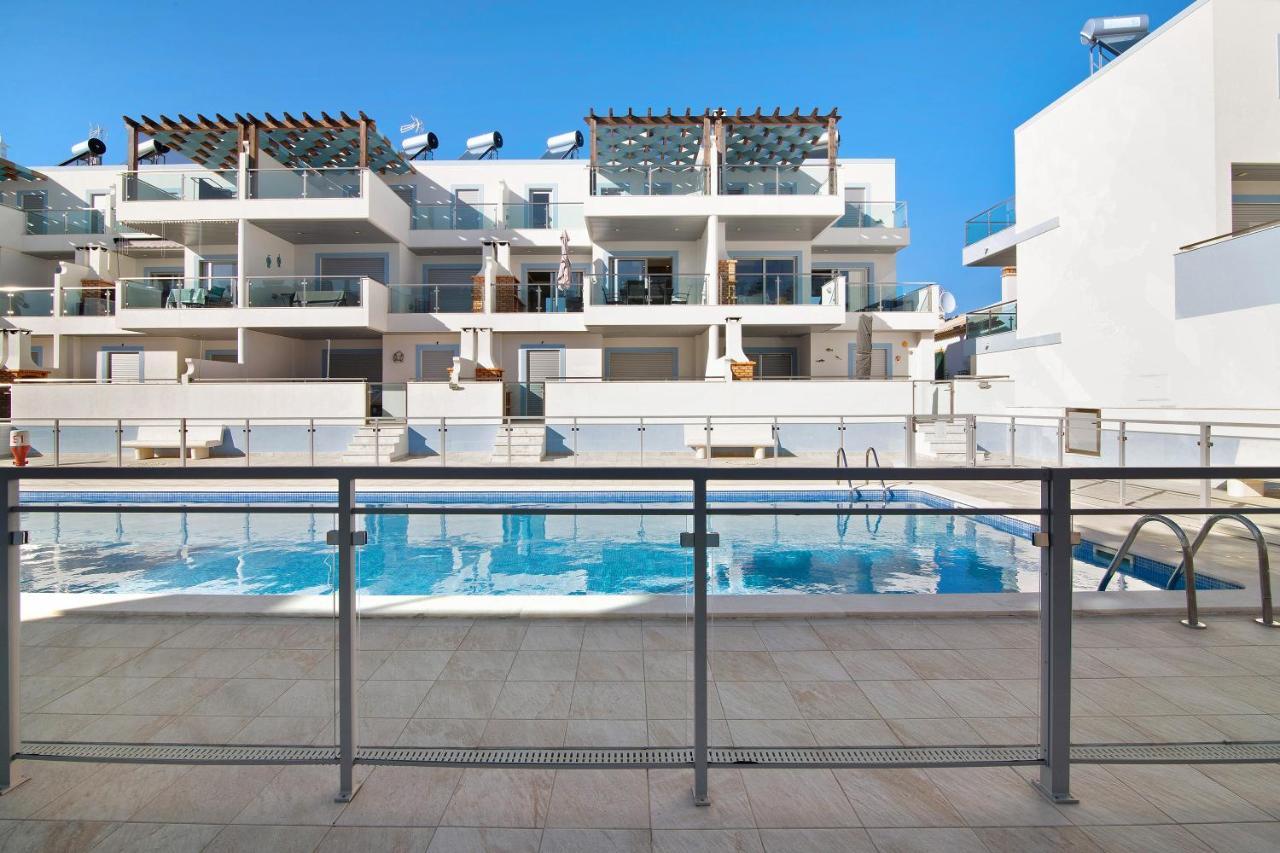 Numar Residence Villa Z マンタ・ロータ エクステリア 写真